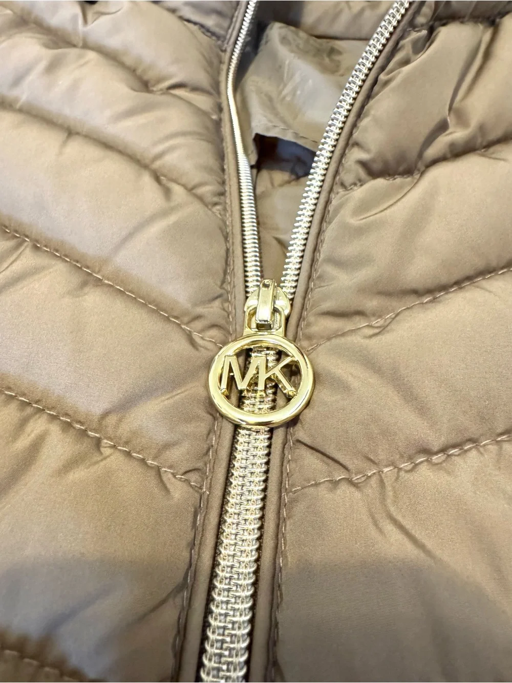 NWT Michael Kors Taupe Ultra lightweight Hooded Puffer Jacket SMALL